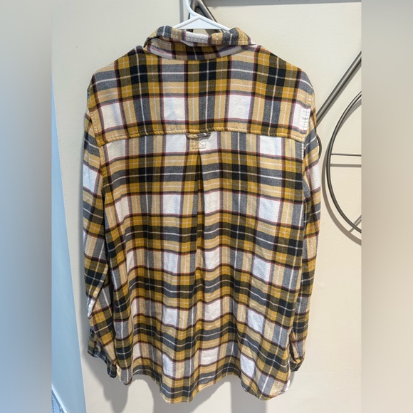 American Eagle Yellow and Black Plaid Button Down Shirt - Picture 4 of 5